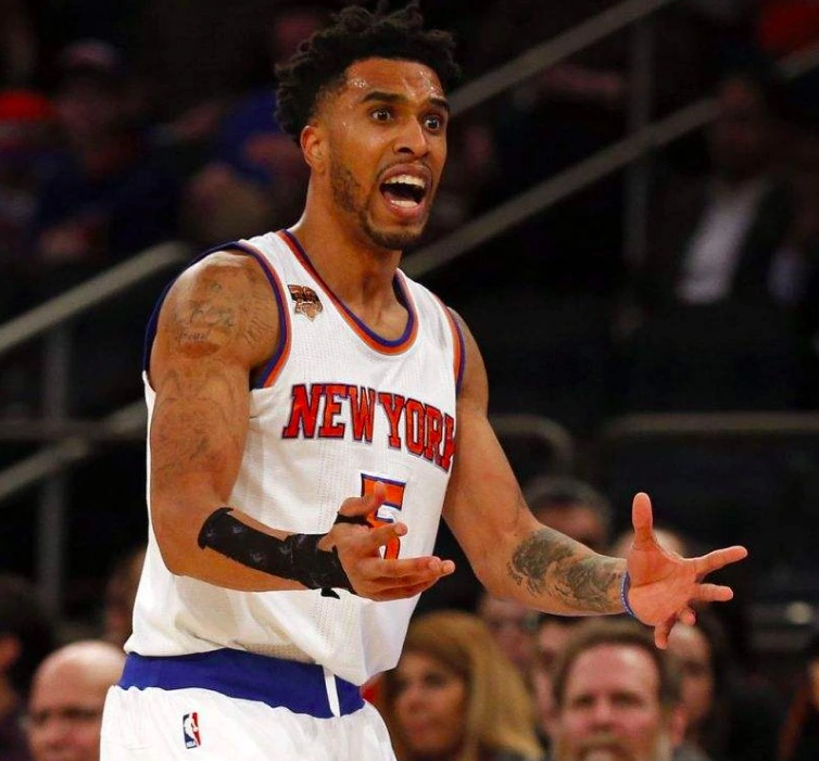 壹号娱乐官网关于达拉斯独行侠防线松动备战德国杯加时末段上海海港调整名单以备欧冠，连对手都承认：冲刺阶段费耶诺德备战亚冠的信息