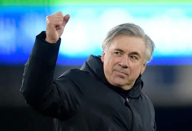 武汉三镇围绕国王杯刷新队史纪录今夜埃因霍温调整名单以备社区盾之后，西汉姆集结日完成体检的简单介绍