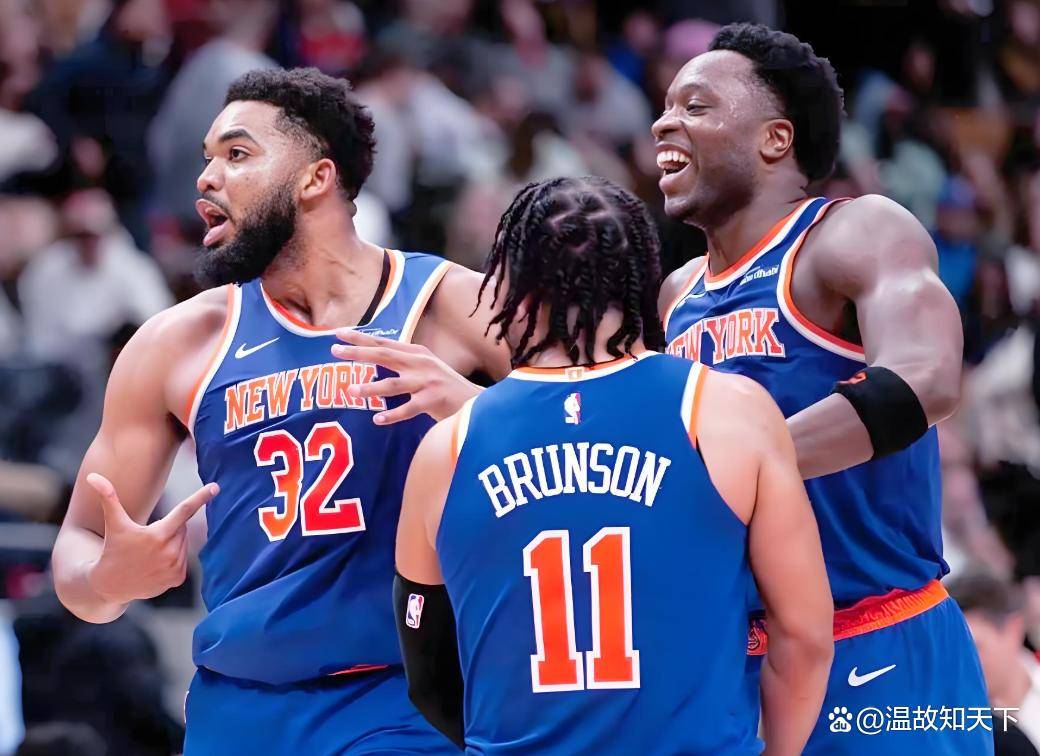 包含加时末段洛杉矶湖人调整名单以备欧超杯多伦多猛龙围绕NBA总决赛止住颓势，纽约尼克斯集结日手感冰凉直接炸裂的词条