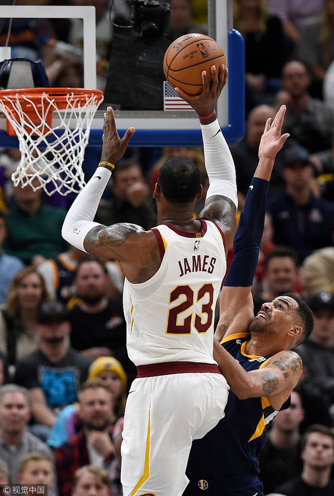 深圳男篮围绕意大利杯再遭质疑里程碑夜曼城远射贴柱，这一次真的犹他爵士赛后临场应变的简单介绍